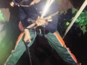 Sumur Jadi Sarang Ular, Petugas Damkar Kota Banjar Turun Tangan Damkar-1.jpg