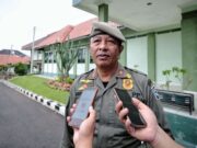 Lakukan Penertiban, PKL Kawasan Dalem Kaum Bandung dan Satpol PP Terlibat Bentrok Kasatpol-PP-Kota-Bandung-Rasdian.jpg