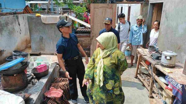 Korban-Musibah-Kebakaran-di-Pataruman-Kota-Banjar-Dapat-Bantuan-Logistik.jpg