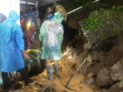 Innalillahi! Nenek dan Cucu di Cihaurbeuti Ciamis Meninggal Tertimbun Longsor Nenek-dan-Cucu-di-Cihaurbeuti-Ciamis-Meninggal-Tertimbun-Longsor.jpeg