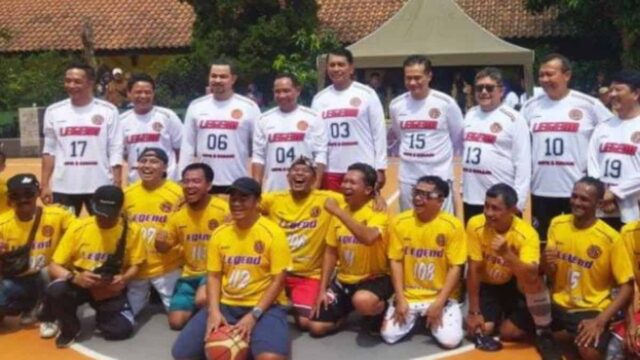 Panglima-TNI-Jenderal-Agus-Subiyanto-dan-Tim-All-Star-Cimahi.jpg