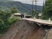 Baru Sebulan Lebih Digunakan, TPT di Garut Ini Sudah Ambrol TPT-Ambrol.jpg