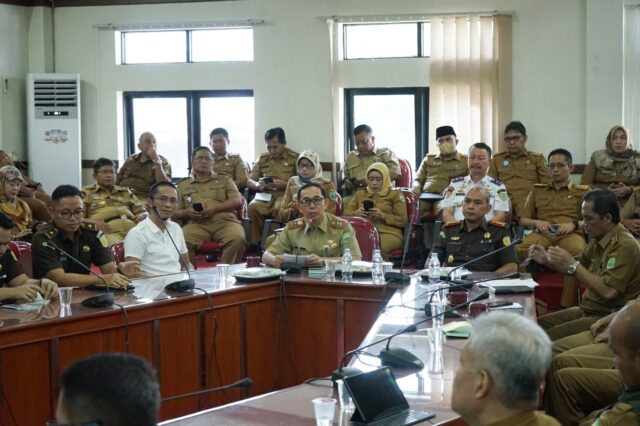 Sekda Hadiri Rapat Koordinasi Pengawasan dan Peringatan Hakordia 2023 Tingkat Kabupaten Subang