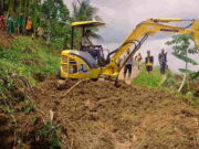 DPUPRP Ciamis Terjunkan Alat Berat Bersihkan Material Longsor di Pamarican Alat-Berat.jpg