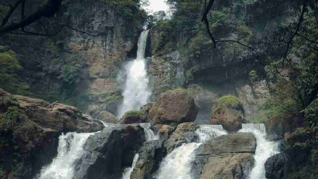 Curug-Cimarinjung-Sukabumi-Wisata-yang-Sudah-Diakui-UNESCO.jpg