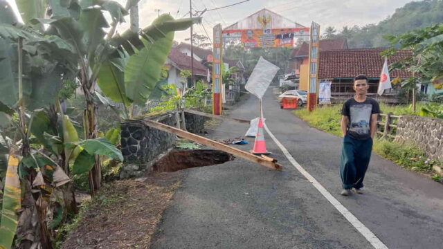 Jembatan-di-Bangbayang-Ciamis-Ambles.jpg