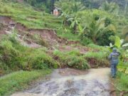 Tebing di Pamarican Longsor Tutupi Jalan, Akses Warga-Anak Sekolah Terputus Tebing-longsor-jalan.jpeg