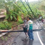 Tiang-Telepon-Roboh-di-Banjaranyar-Ciamis.jpg