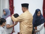 Menggelar Tasyakur dan Istighosah, Pj. Bupati Subang Menyerahkan Santunan untuk Anak Yatim Menggelar Tasyakur dan Istighosah, Pj. Bupati Subang Menyerahkan Santunan untuk Anak Yatim