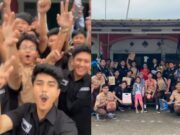 Momen Haru Murid SMA Berikan Hadiah Ibu Warung yang Viral