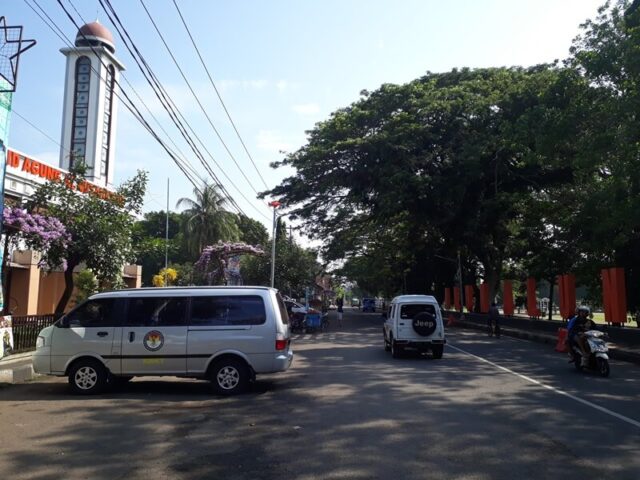 bersebrangan dengan alun alun subang. google maps. sumber: Zulfikar Sjarief