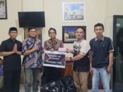 DAHANA Berbagi Berkah: Aksi Tebar Takjil di Masjid Agung Subang DAHANA Berbagi Berkah: Aksi Tebar Takjil di Masjid Agung Subang