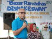 Disnakeswan Subang Gelar Bazar Ramadhan Sediakan Beras – Daging Dan Telur Murah Disnakeswan Subang (Dinas Peternakan dan Kesehatan Hewan Kabupaten Subang) menggelar acara Bazar Ramadhan 1445 H yang berlangsung di Halaman Kantor Dinas tersebut, dengan dihadiri oleh Sekretaris Daerah Kabupaten Subang H. Asep Nuroni, S.Sos.,M.Si, didampingi oleh Ketua Dharma Wanita Persatuan Kabupaten Subang Ny. Hj. Siti Nuraeni Nuroni, S.IP. Acara ini diresmikan pada Selasa, 02 April 2024.