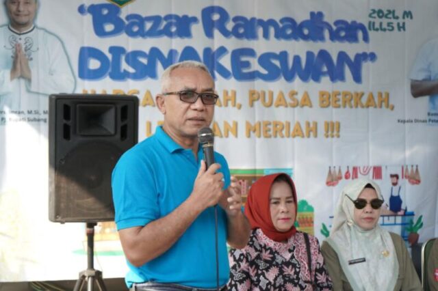 Disnakeswan Subang (Dinas Peternakan dan Kesehatan Hewan Kabupaten Subang) menggelar acara Bazar Ramadhan 1445 H yang berlangsung di Halaman Kantor Dinas tersebut, dengan dihadiri oleh Sekretaris Daerah Kabupaten Subang H. Asep Nuroni, S.Sos.,M.Si, didampingi oleh Ketua Dharma Wanita Persatuan Kabupaten Subang Ny. Hj. Siti Nuraeni Nuroni, S.IP. Acara ini diresmikan pada Selasa, 02 April 2024.