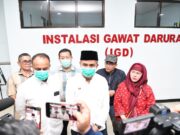 PJ Bupati Subang Dampingi PJ Gubernur Jawa Barat Jenguk Korban Bus Terguling