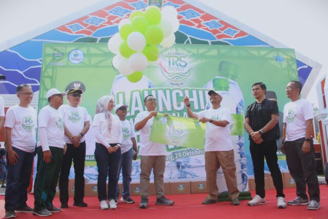 Pj. Bupati Subang Resmi Luncurkan Produk AMDK PDAM Tirta Rangga Subang