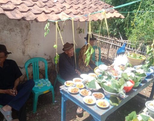 Ruwatan Bumi: Tradisi Syukur Petani Kampung Cilaja, Desa Cisaga, Subang Ruwatan Bumi: Tradisi Syukur Petani Kampung Cilaja, Desa Cisaga, Subang