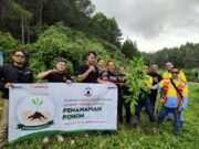 DAHANA Serahkan Bantuan Bibit Tanaman ke Bandung Barat DAHANA Serahkan Bantuan Bibit Tanaman ke Bandung Barat
