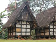 Melestarikan Tradisi Lumbung Padi sebagai Warisan Budaya Sunda (LEUIT) Melestarikan Tradisi Lumbung Padi sebagai Warisan Budaya Sunda