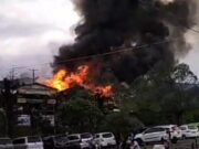 Kebakaran Hebat di Rumah Makan Ciater Subang: Pengunjung Panik, Petugas Berjibaku Kebakaran Hebat di Rumah Makan Ciater Subang: Pengunjung Panik, Petugas Berjibaku