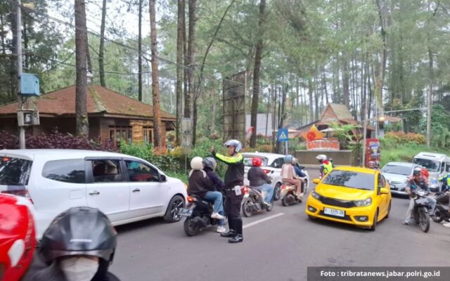 Satlantas Polres Subang Siaga di Titik Kemacetan