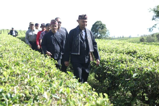 Kunjungi Situs Cipabeasan, Pj. Bupati Subang Ajak Warga Bersih Sampah dan Jaga Lingkungan