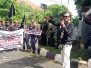 Kericuhan Unjuk Rasa Pekerja Tambang Galian C di Subang, DPRD Berikan Dua Rekomendasi Unjuk Rasa Pekerja Tambang Galian C di Subang