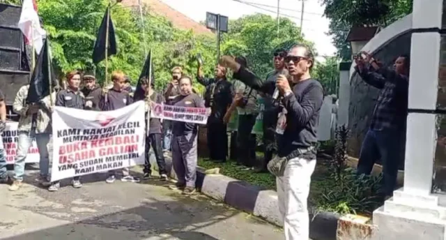 Unjuk Rasa Pekerja Tambang Galian C di Subang