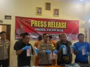Terjerat Pinjol, Dua Petani di Subang Nekat Merampok Nasabah Bank Terjerat Pinjol, Dua Petani di Subang Nekat Merampok Nasabah Bank
