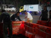 Pj. Bupati Subang Pantau Pemasangan Water Barrier untuk Tertibkan Lalu Lintas