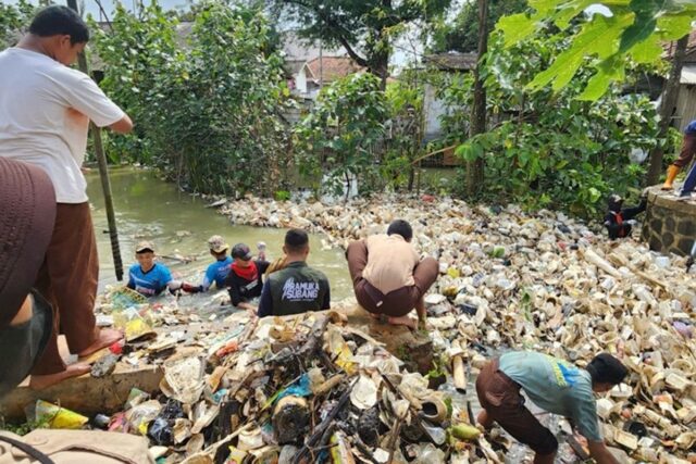 Aksi Bersih-Bersih Kali Sewo: Pertamina dan Warga Bersatu Demi Lingkungan