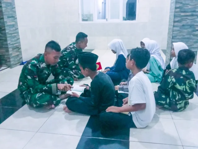 Satgas TMMD Kodim 0605/Subang Ajarkan Al-Qur’an, Membangun Generasi Berakhlak Mulia