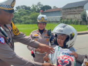 Polres Subang Bagi-Bagi Beras untuk Pengendara Tertib, Begini Alasannya! Polres Subang Bagi-Bagi Beras untuk Pengendara Tertib, Begini Alasannya!