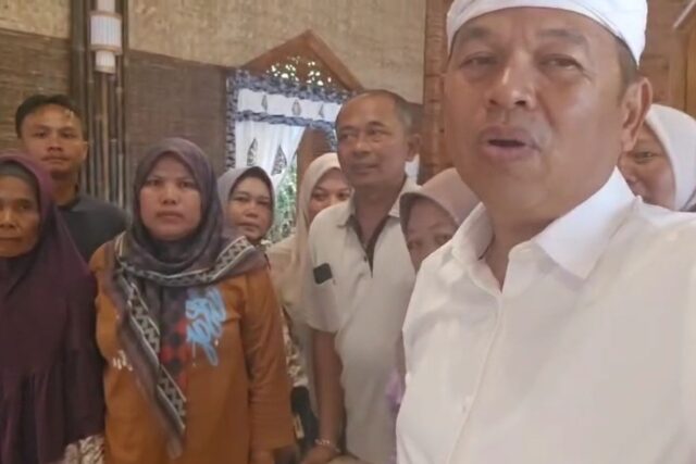 Gubernur Dedi Mulyadi bantu keluarga Taryana