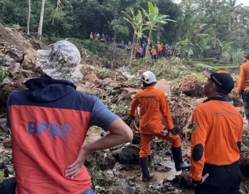 Harapan dan Tantangan: Pencarian Korban Longsor Subang Hari ke-4 Terus Dilanjutkan pencarian korban longsor Subang