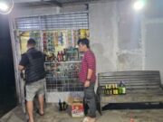 Satres Narkoba Subang Sita Puluhan Botol Miras Ilegal, Satu Pelaku Diamankan Operasi miras Polres Subang