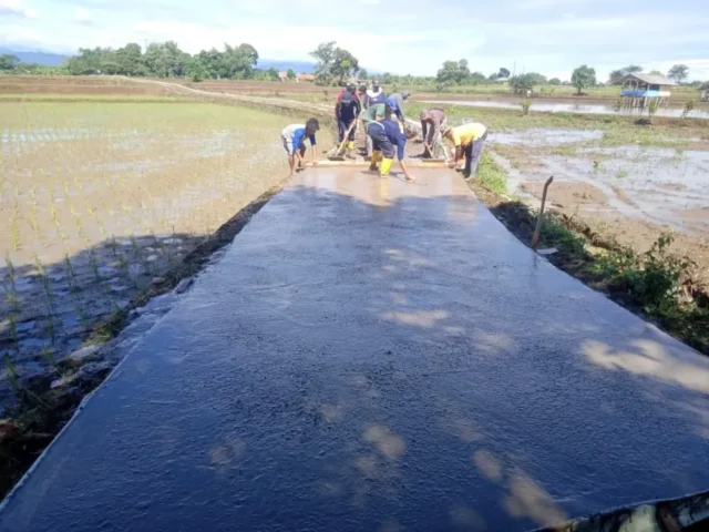 cor beton jalan usaha tani Majasari
