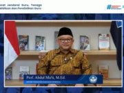 Guru Harus Terus Belajar: Pesan Penting Mendikdasmen di Era Digital guru di era digital