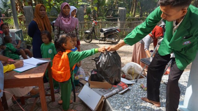 program PELITA pendidikan lingkungan anak
