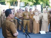 Jalan Rusak, Jabatan Melambung: Sekda Subang Beri Pesan ‘Nyelekit’ di Apel Pagi Sekda Subang pimpin apel pagi