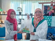 Pamitnya Emak UMKM: Bu Nanah Tinggalkan Jejak Rp 7 Miliar di PLUT Subang Emak UMKM Hj. Nanah Rukanah