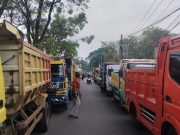 Sopir Truk Subang Ngamuk Manja: Jalan Dibekukan, ODOL Jadi Biang Kerok aksi tolak ODOL