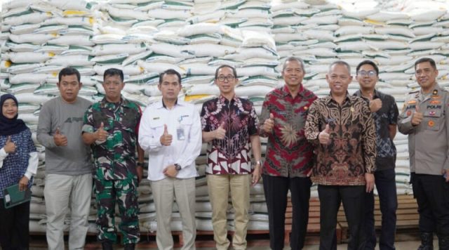 Bantuan pangan Bulog Subang 2025