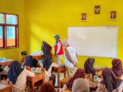 Ceria di Sekolah! DEFEND ID Bikin Anak Subang Makin Cinta Bangsa DEFEND ID Mengajar anak-anak Subang