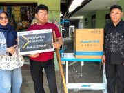 Dukung Kemandirian Disabilitas, PT Dahana Serahkan Mesin Obras untuk Usaha Jahit bantuan mesin obras untuk disabilitas