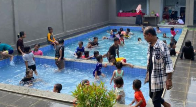 kolam renang anak Subang