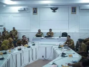 Kang Rey Virtual Briefing: Dari Aduan Netizen sampai Trik “Tolak Titipan Proyek” briefing Bupati Subang