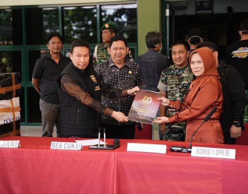 Bupati Subang Serahkan Rokok Ilegal ke Bea Cukai, Kasus Terbesar di Jawa Barat Terungkap Rokok ilegal Subang terbesar Jawa Barat