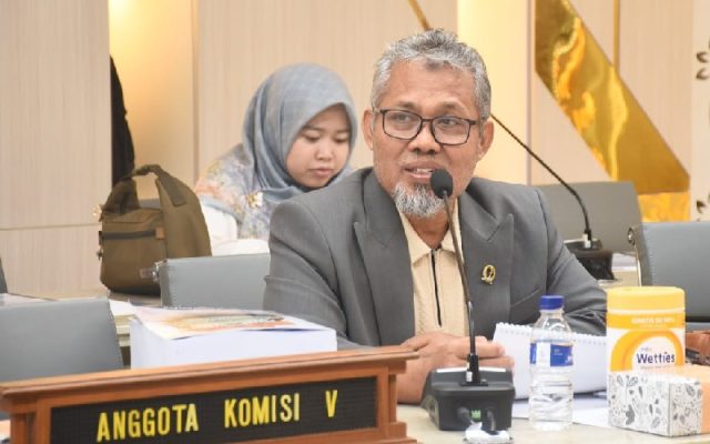 Pembangunan jalan dan layanan kesehatan Jabar