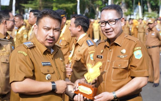 Penghargaan OPD aktif media sosial Subang